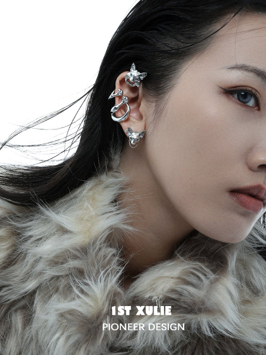 Y2K cat chain earrings featuring unique designs and shimmering details for trendy outfits