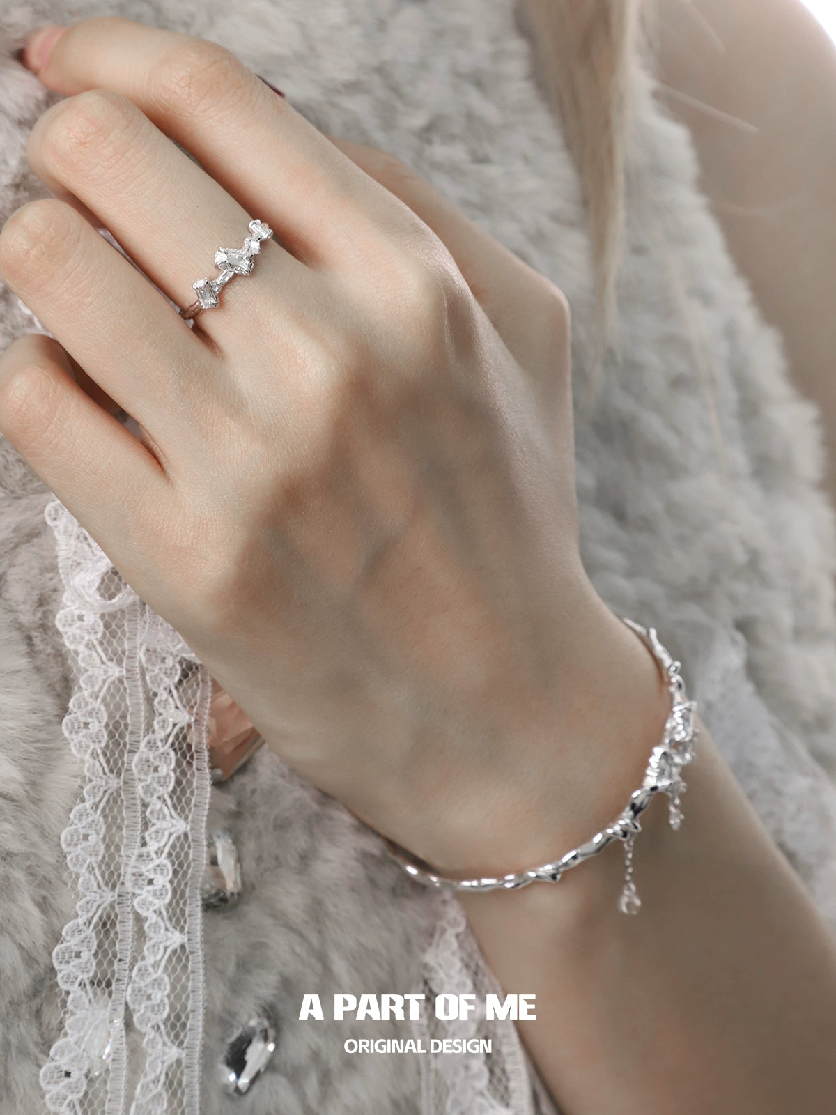Frozen Whisper Zircon Bracelet