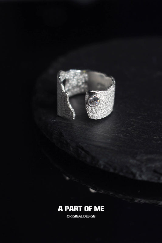 Textured silver travel ring with unique design and sparkling detail for everyday wear
