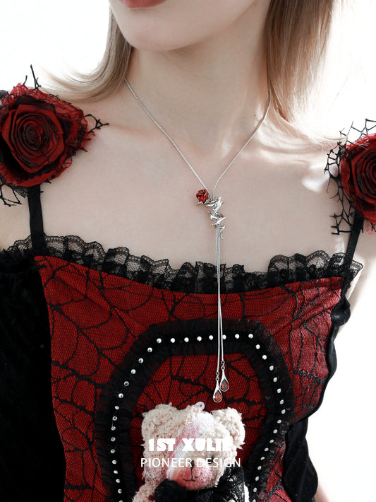 Scarlet rose clavicle chain necklace with unique pendant and stylish design for elegant outfits
