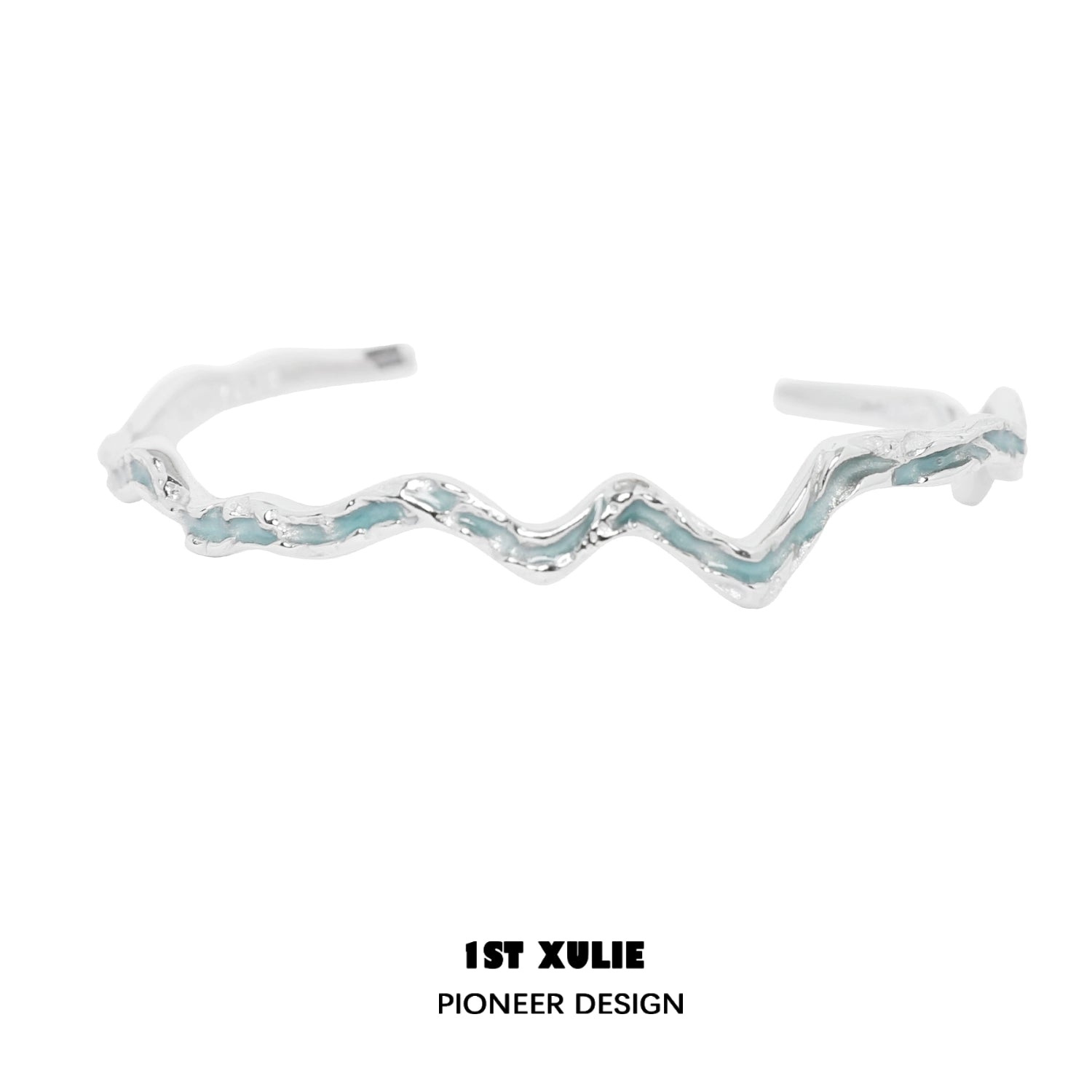 Blue ocean spirit silver bracelet with a wave design for a trendy look
