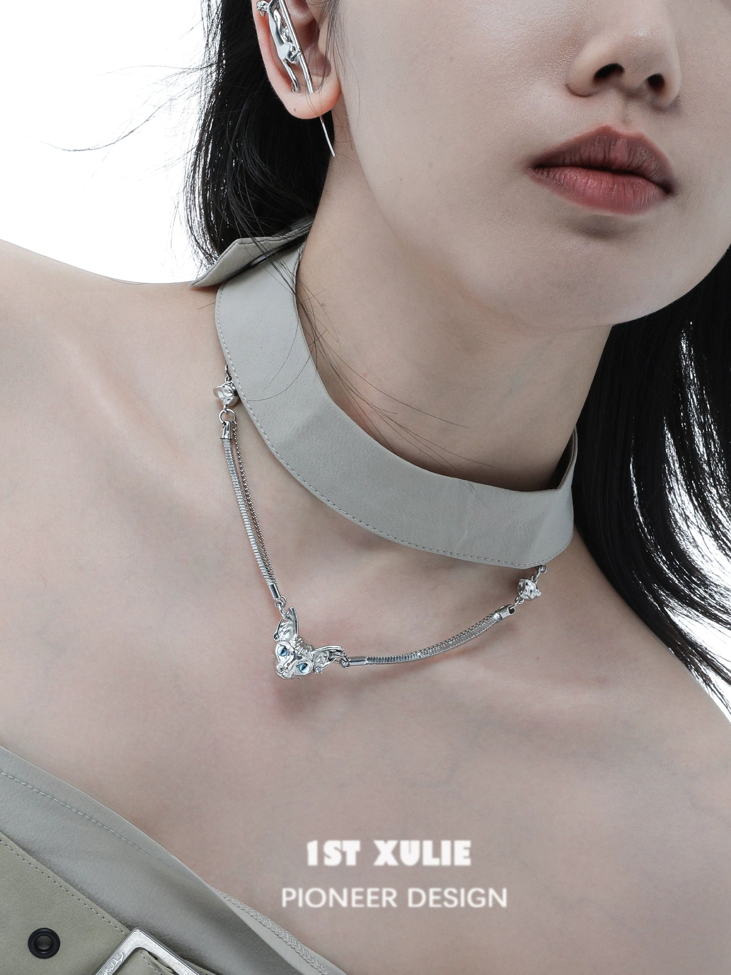 Stylish cat clavicle necklace from 1ST XULIE featuring an elegant heart design and sleek silver chain