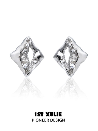 Geometric silver earrings with a unique diamond shape design from 1ST XULIE
