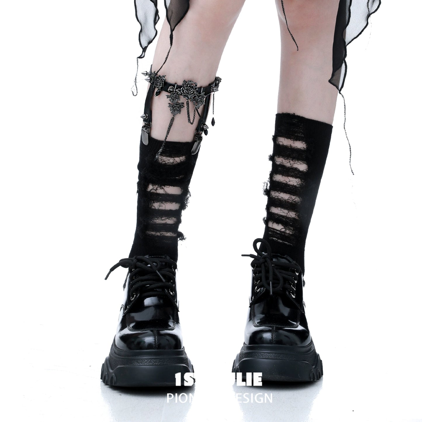 Gothic black rose leg chain designed for stylish streetwear with unique detailing