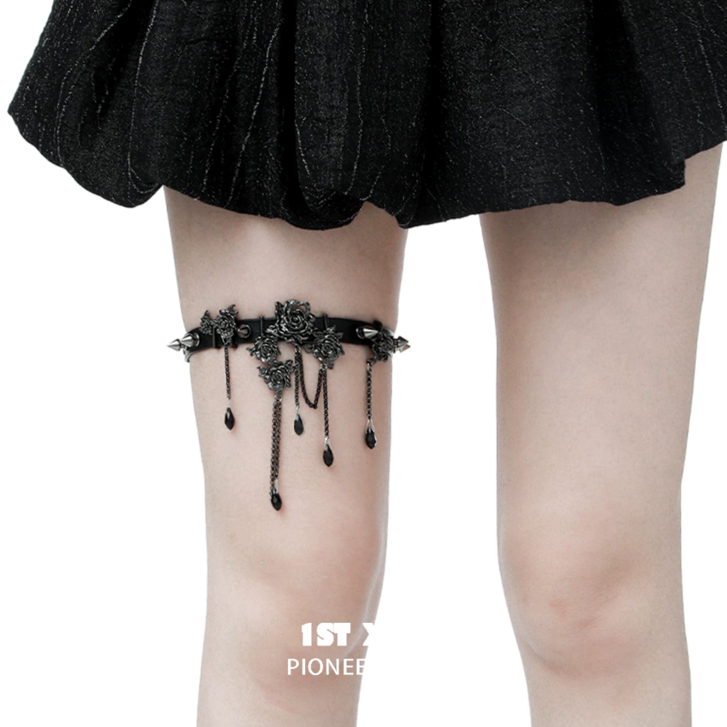 Gothic black rose leg chain with delicate detailing for a chic, edgy accessory look