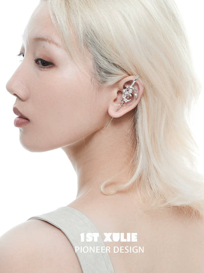 1ST XULIE Gothic Moon Earrings with Elegant Silver Design and Unique Detail for a Striking Look