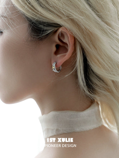 Elegant heart couple earrings in silver featuring a delicate design perfect for romantic couples