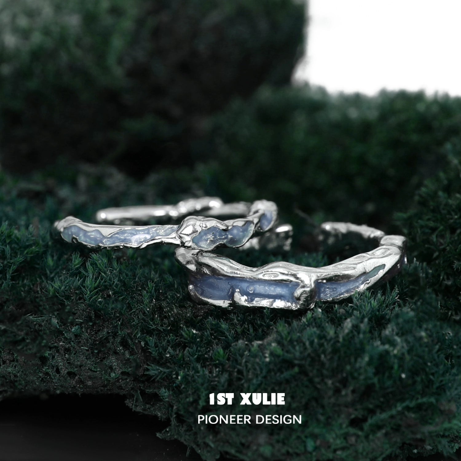 Ocean elf couple ring in a unique design featuring an intricate silver finish