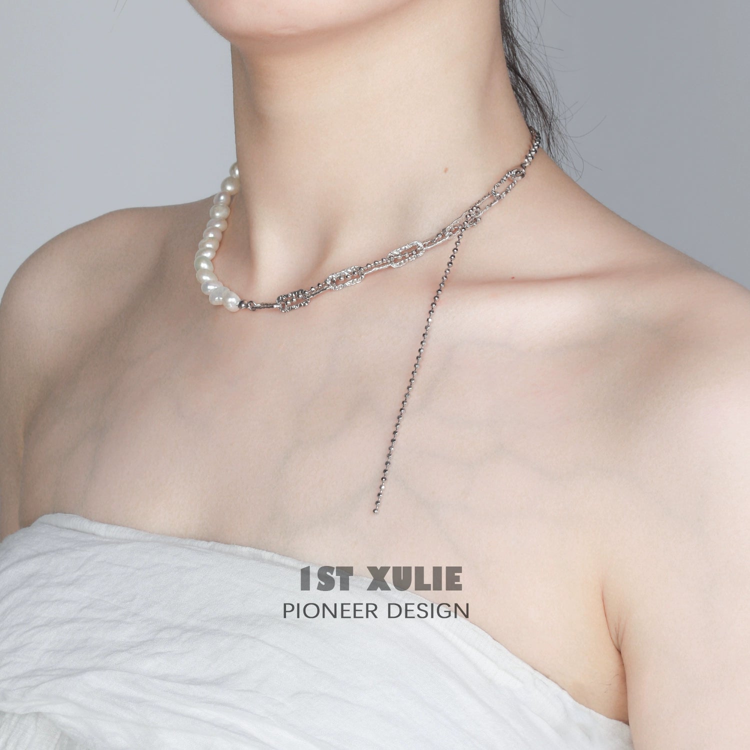 Elegant pearl fringe collarbone chain necklace featuring a mix of pearls and metallic links