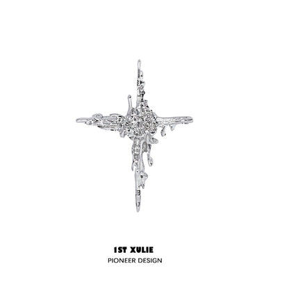 Elegant starry silver brooch with intricate design, perfect for adding a touch of shimmer to any outfit