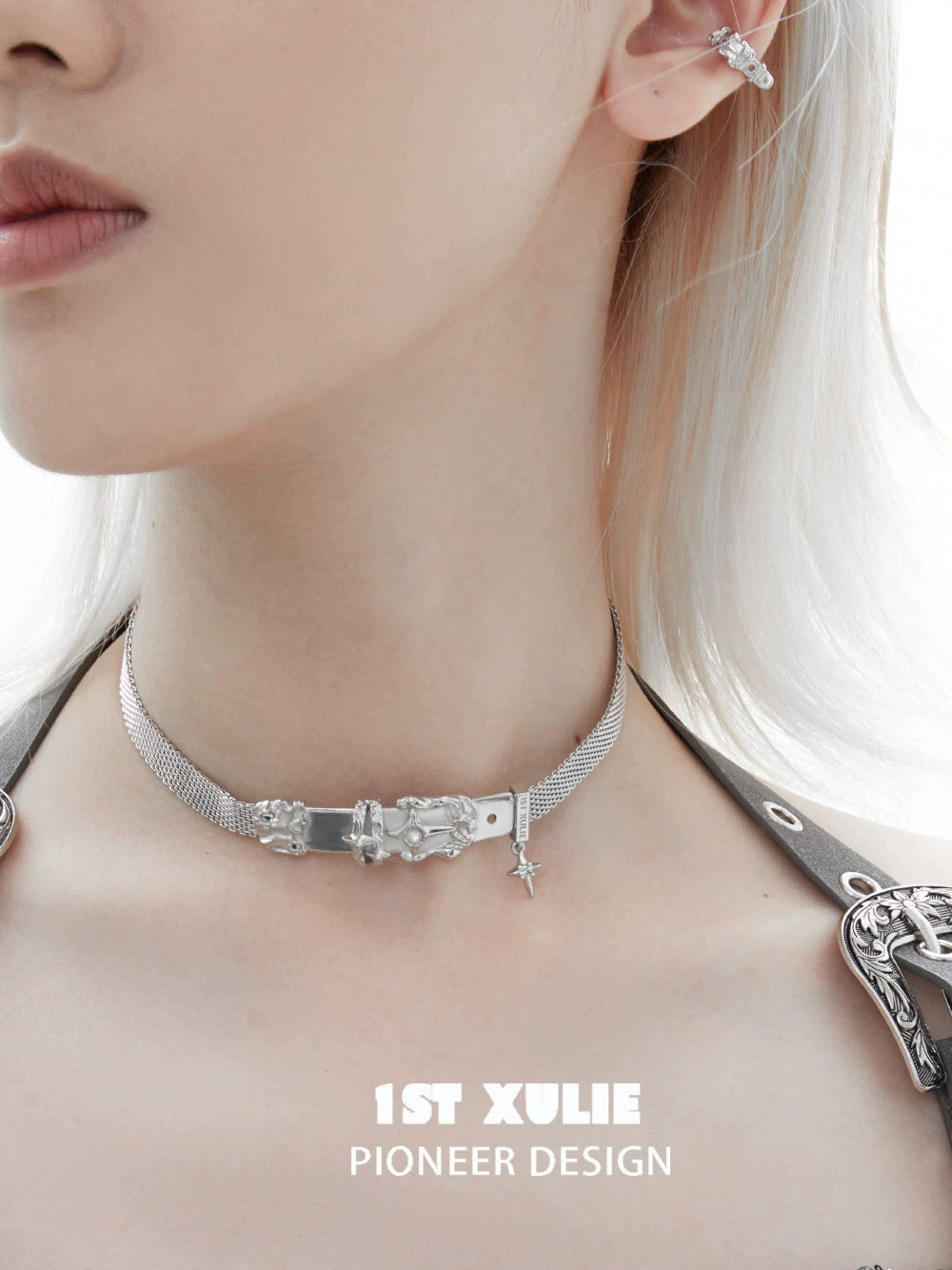 1ST XULIE Y2K belt buckle choker in silver featuring a unique design and mesh texture