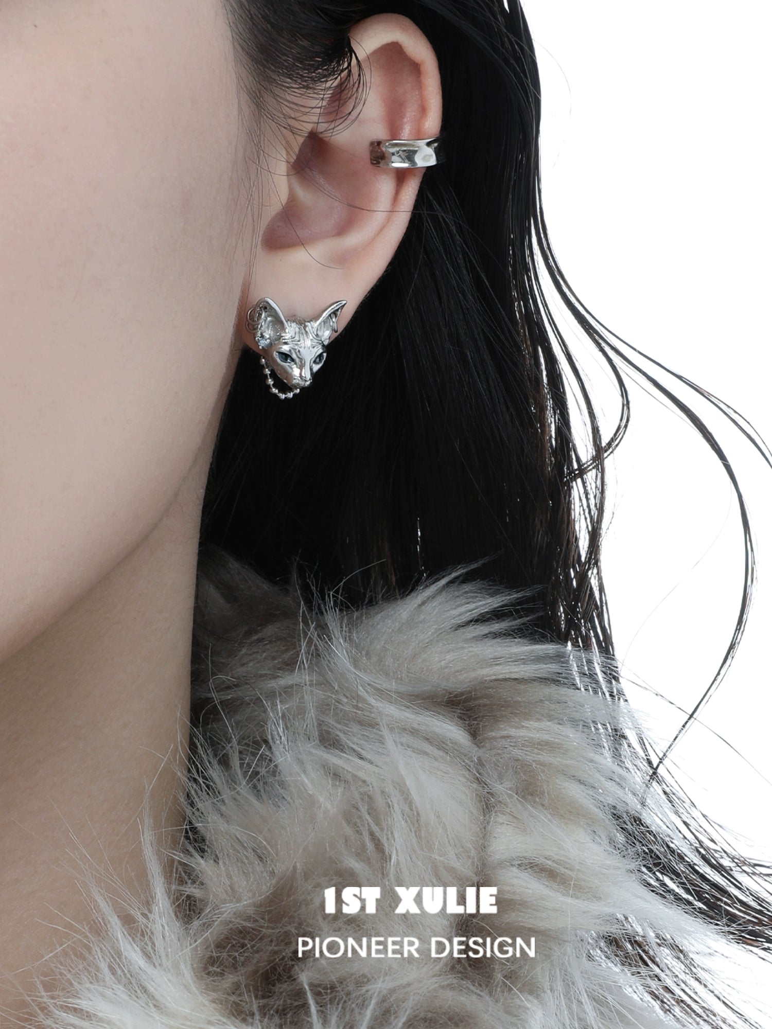 Y2K cat chain earrings in silver featuring a unique feline design for trendy fashion lovers