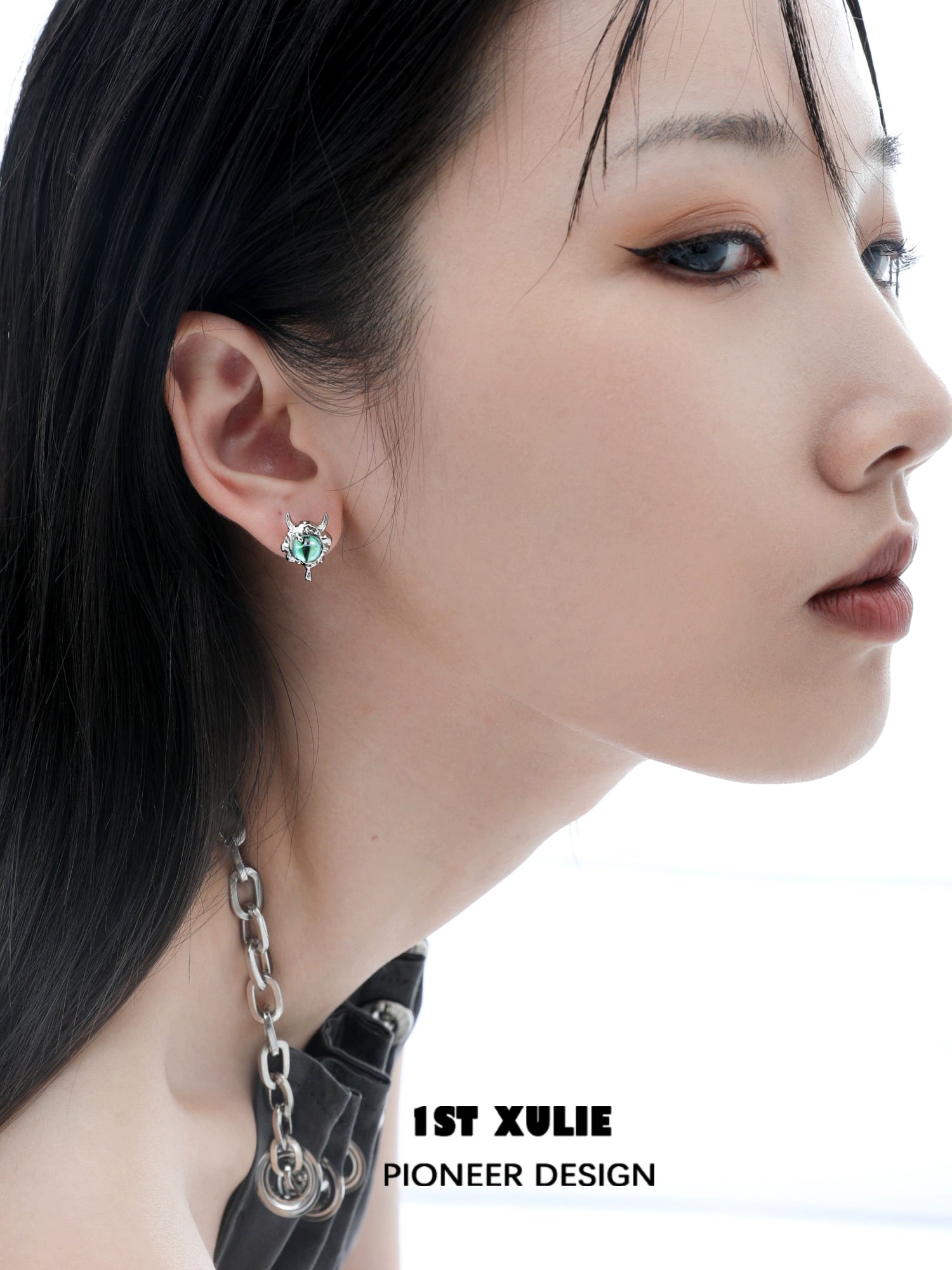 Y2K demon eye earrings in silver, featuring a unique design for a trendy look