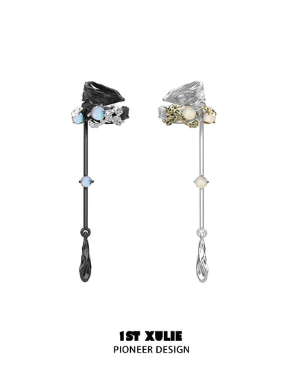 Y2K feather tassel ear clip in silver and black with elegant gemstone accents for trendy accessories