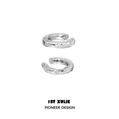 1ST XULIE Y2K frosted ear cuff in silver with a unique twisted design and sparkling accents