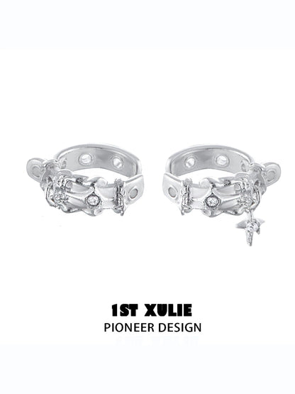1STXULIE Y2K frozen breeze ear clips featuring detailed design and sparkling accents for trendy style