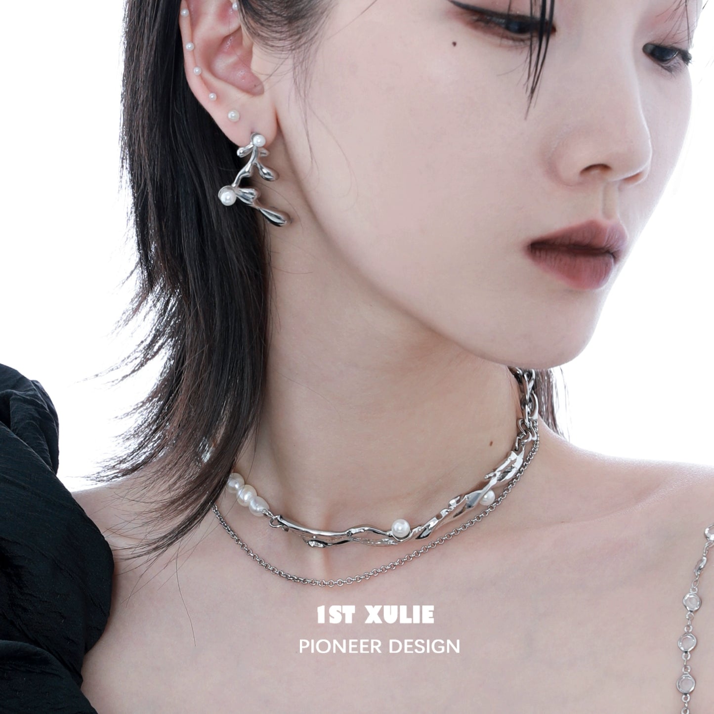 Y2K pearl choker necklace with unique design, worn by a model showcasing its stylish look
