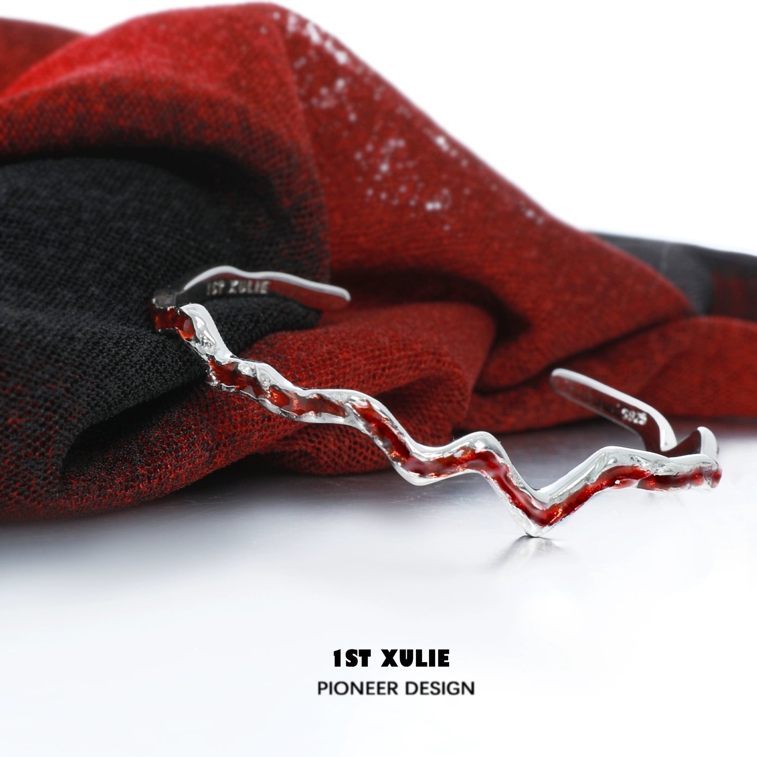 Y2K red silver bracelet featuring a wavy design, ideal for trendy fashion lovers