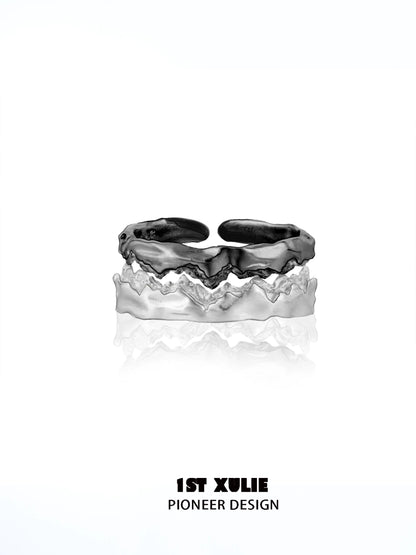 Y2K silver couple ring featuring a unique wavy design for modern fashion lovers