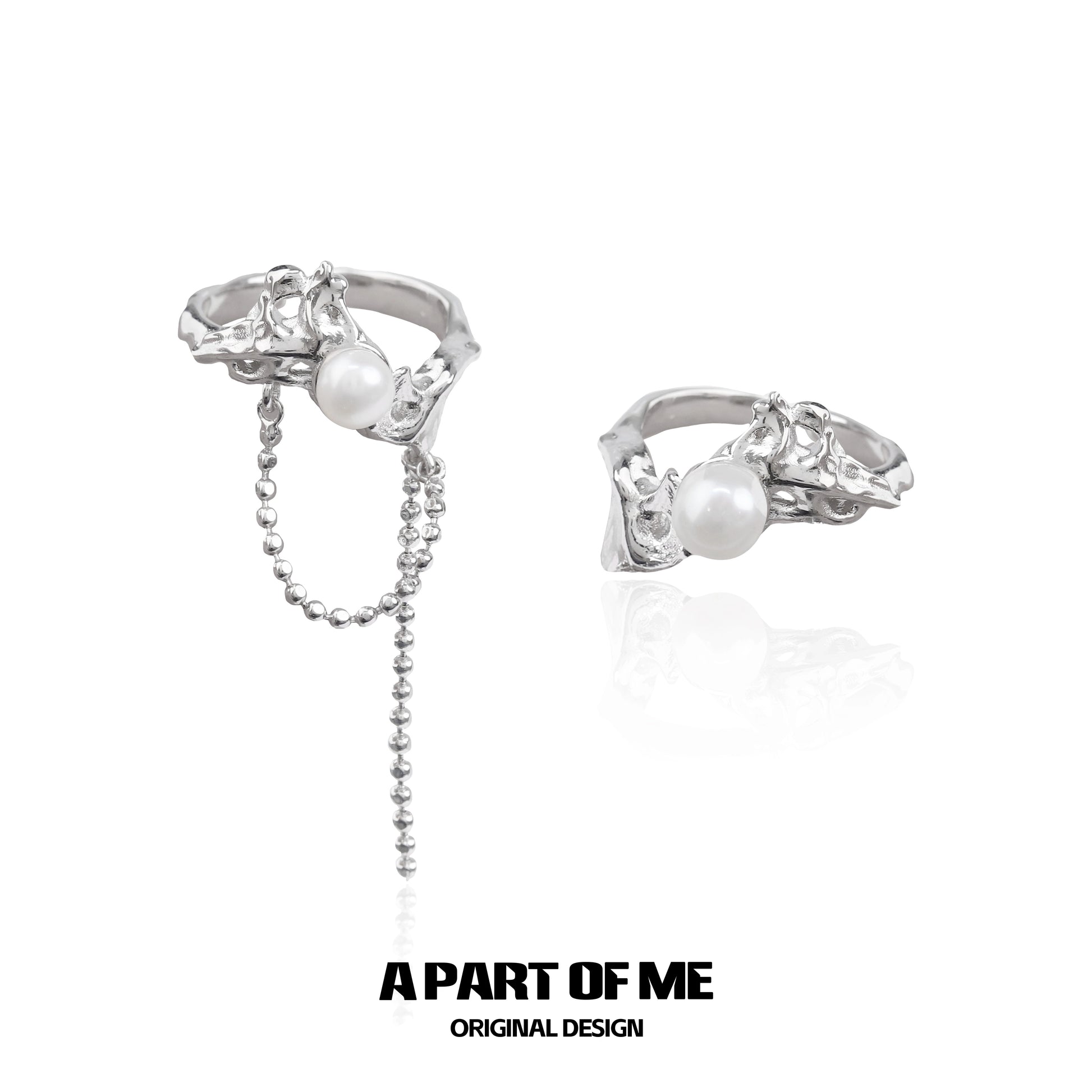 Minimalist pearl chain ring in silver featuring a delicate pearl and chain detail for elegant style