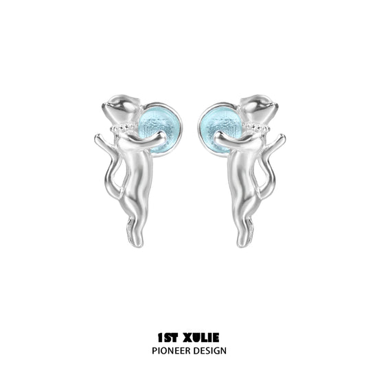 Stylish blue kitten earrings for women featuring a playful cat design with a sparkling accent