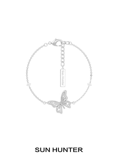 SUN HUNTER butterfly silver bracelet with a delicate butterfly charm and adjustable clasp