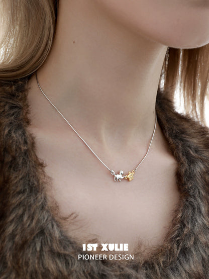 1STXULIE Cat Star Clavicle Necklace in Silver and Gold, perfect for stylish cat lovers