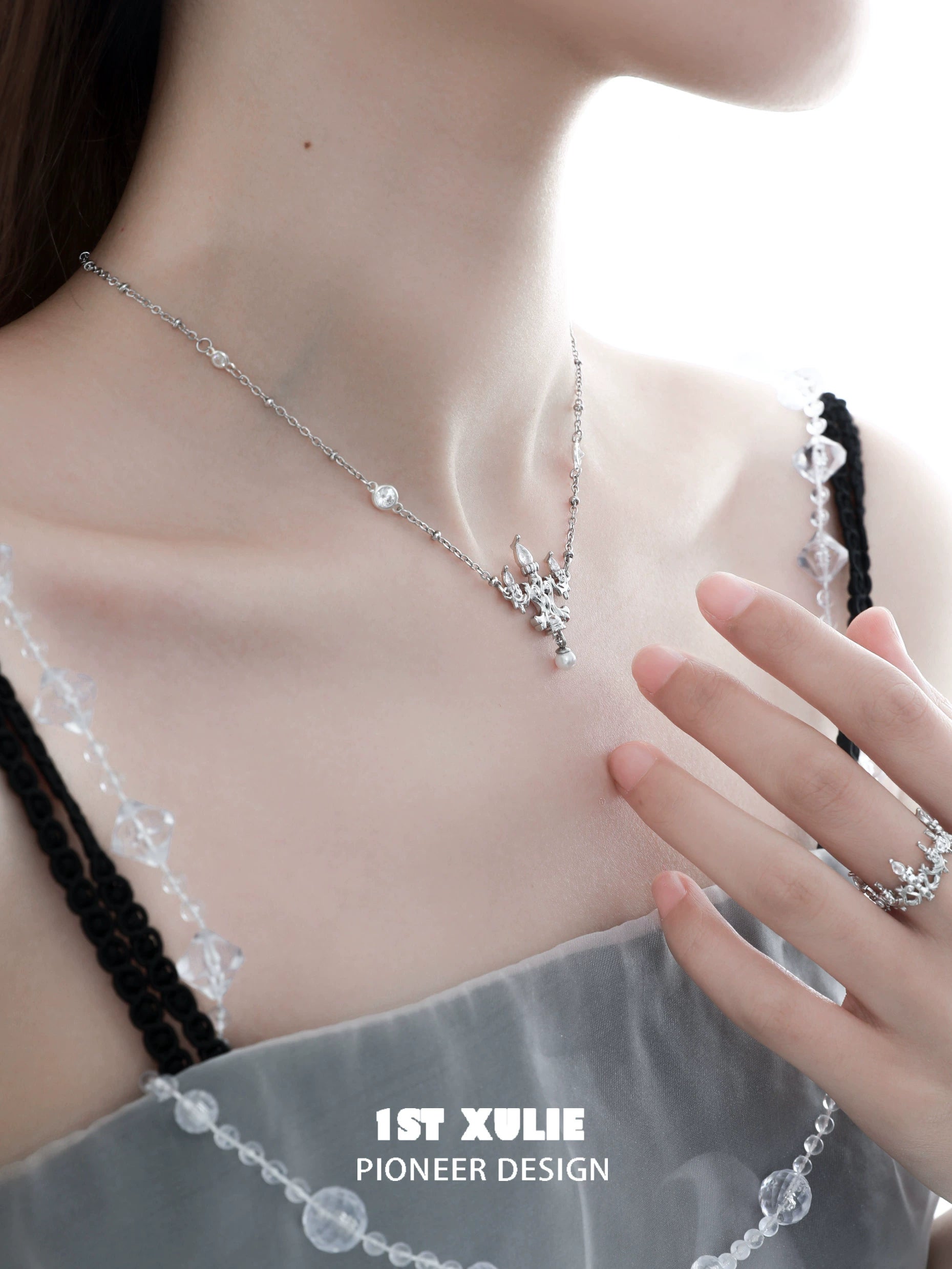 Elegant 1STXULIE crystal lamp silver necklace with a sparkling design, perfect for special occasions.
