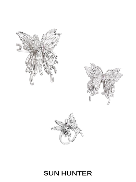 SUN HUNTER double-layer butterfly ring with intricate design and sparkling details