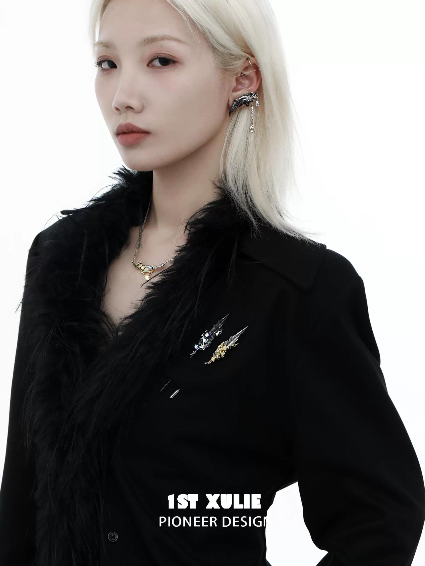 Elegant 1ST XULIE feather couple brooch set, showcasing unique feather designs for stylish outfits