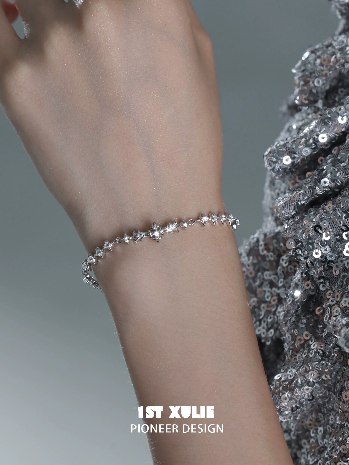 Stylish four-point star silver bracelet adorned with sparkling details for elegant looks