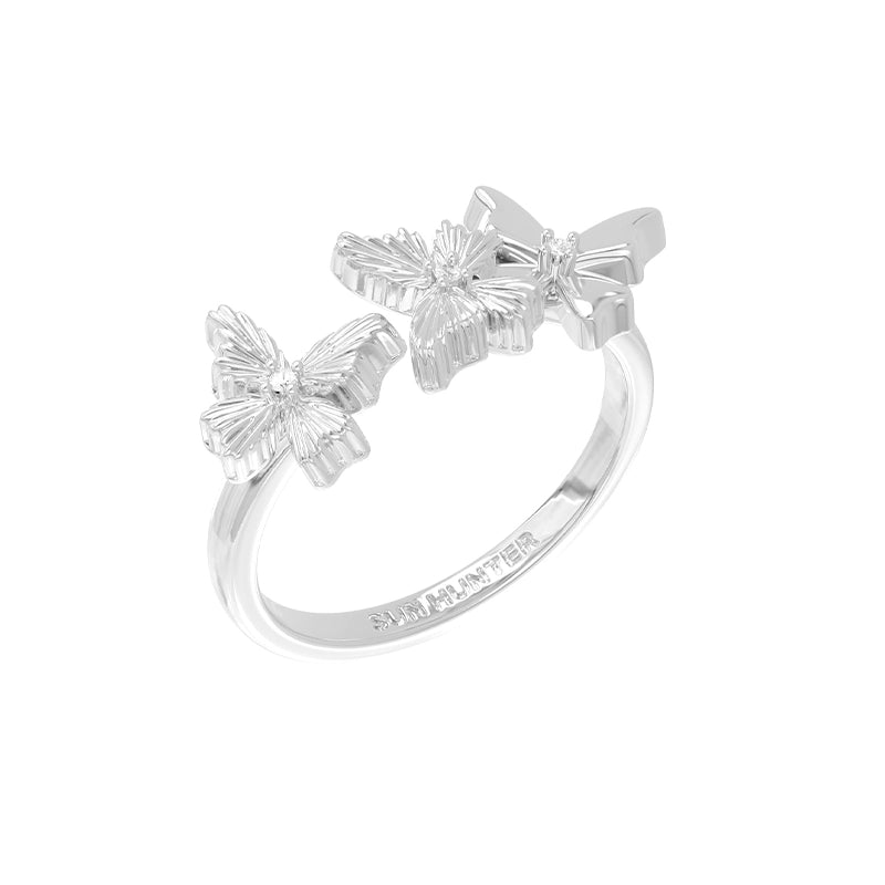 SUN HUNTER French retro butterfly ring featuring dual detailed butterfly designs in a polished silver finish