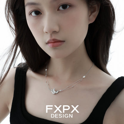 FXPX moon shell necklace in silver with elegant shell charm for a stylish look
