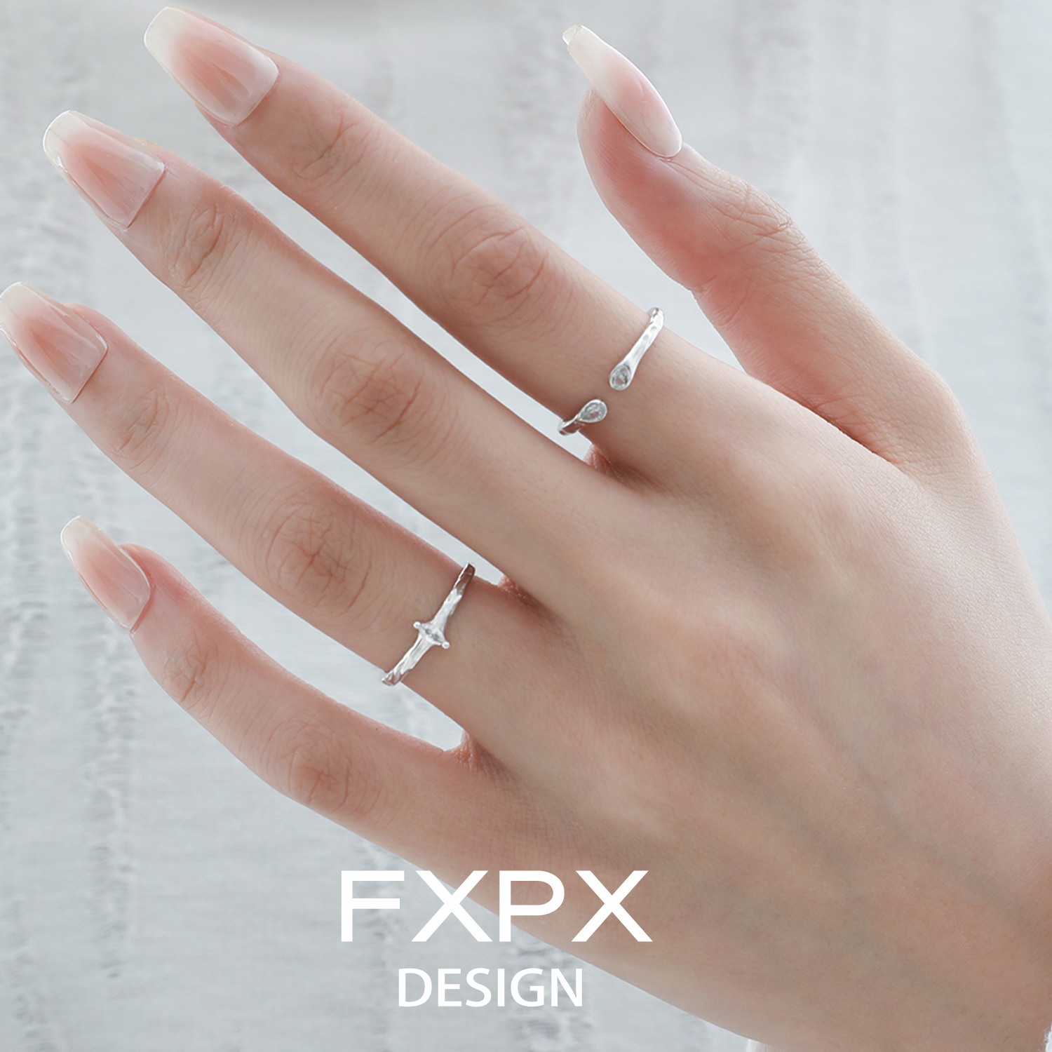 Elegant FXPX star gaze couple rings in silver, designed for sentimental moments and romantic gifts