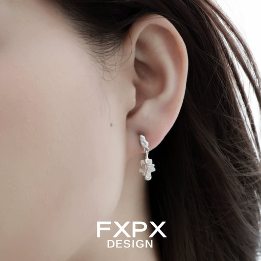 Stylish FXPX Y2K star earrings in silver, perfect for a trendy accessory look