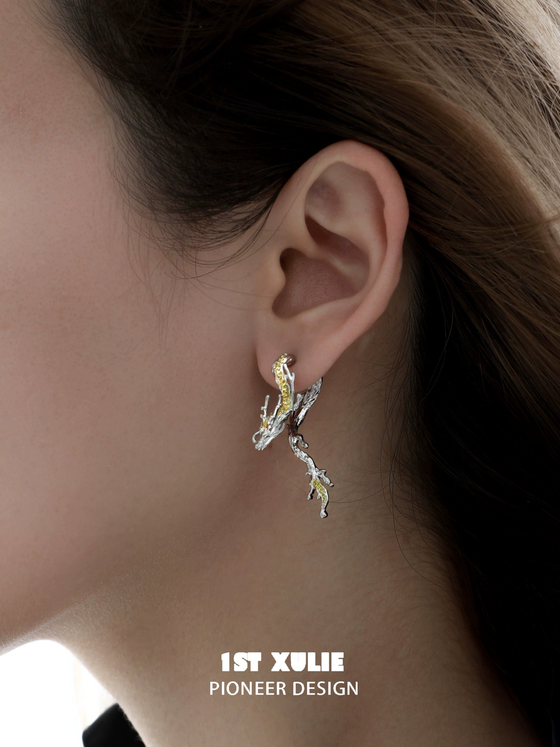 Elegant gold dragon stud earrings featuring intricate dragon designs for a unique accessory