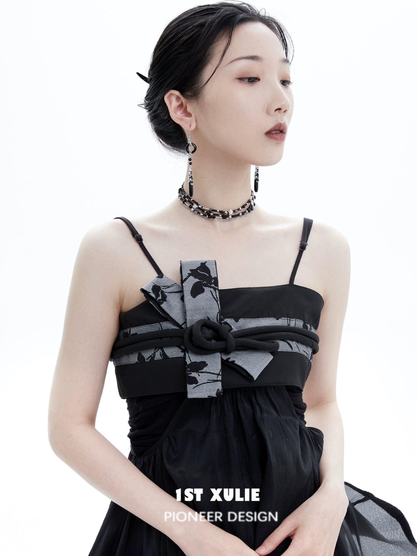Gothic Nightfall Pendant Earrings with intricate design, perfect for enhancing gothic fashion styles