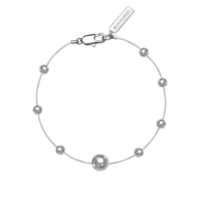 SUN HUNTER gypsy star pearl bracelet featuring a delicate design with lustrous pearls