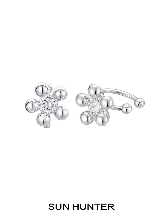 SUN HUNTER island flower silver earrings with floral design and sparkling center for elegant style