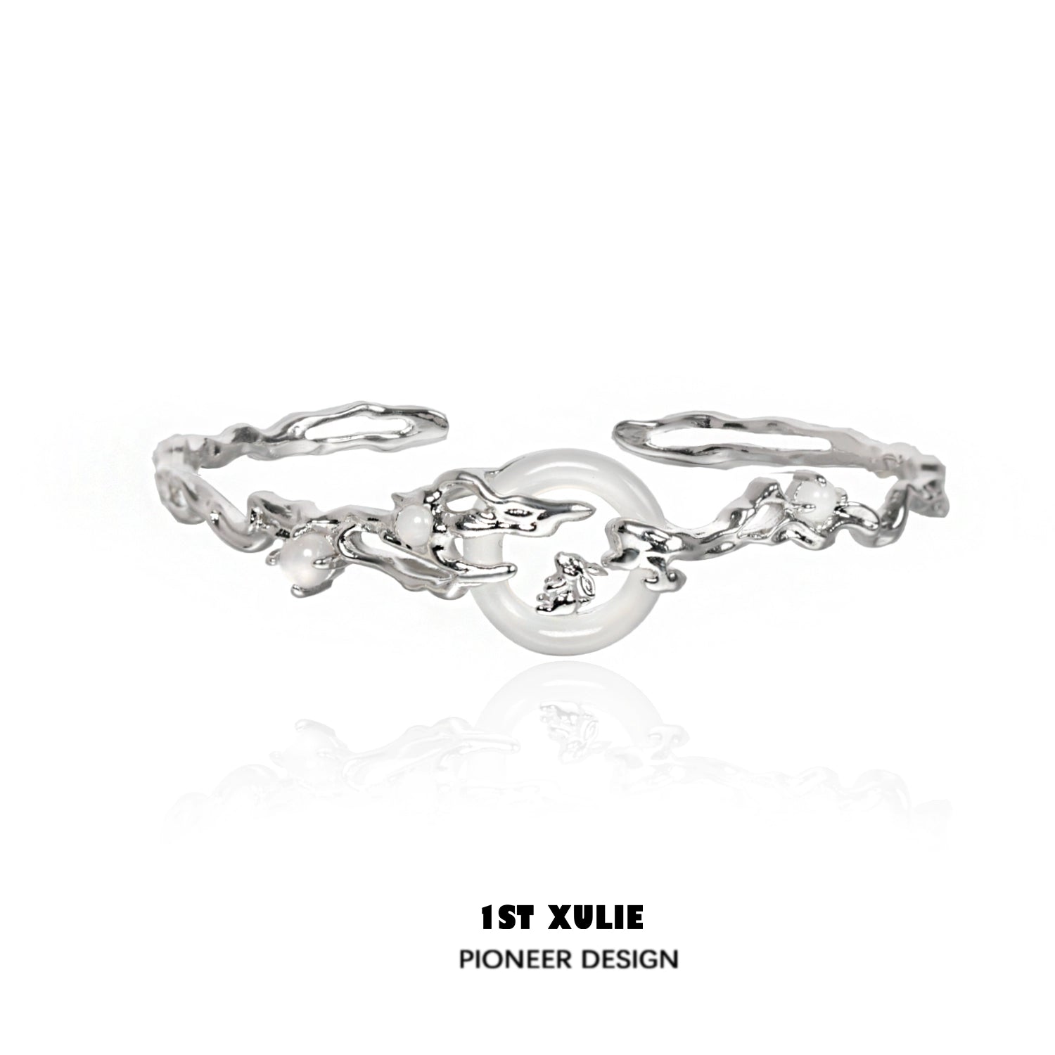 Elegant jade rabbit white agate silver bracelet featuring intricate design and polished finish