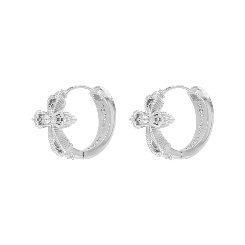 SUN HUNTER lace cross earrings in silver with intricate design for elegant style