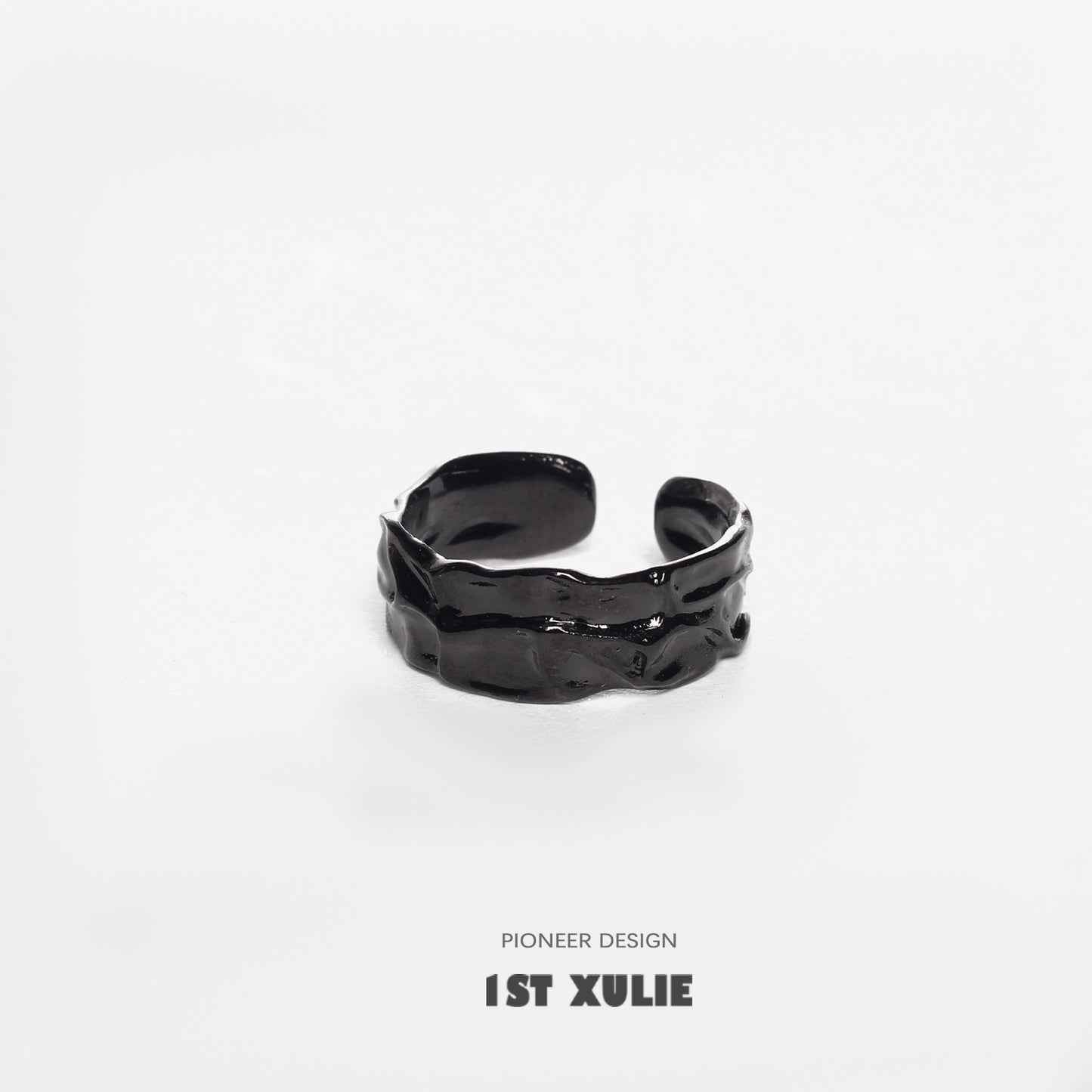 Y2K gothic couple rings in sleek black with a unique wavy design for a stylish look
