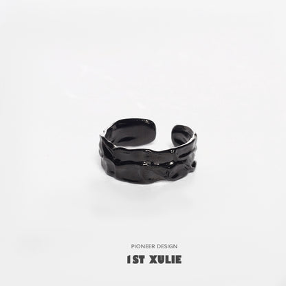 Y2K gothic couple rings in sleek black with a unique wavy design for a stylish look