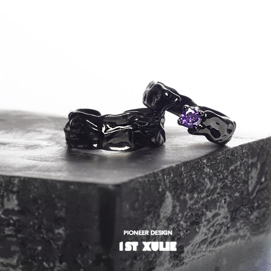 Y2K gothic couple rings in black design featuring purple gemstone accents