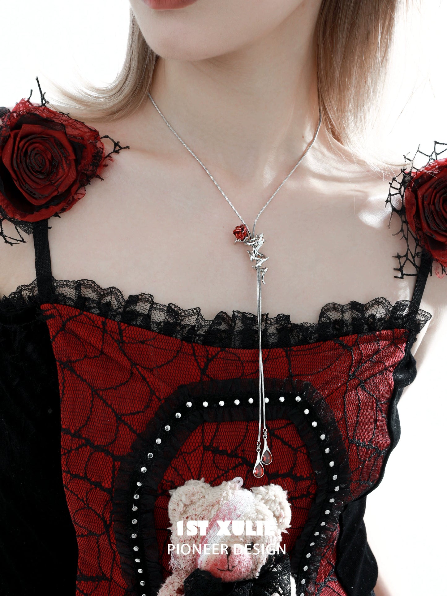 Scarlet rose clavicle chain necklace with unique pendant and stylish design for elegant outfits