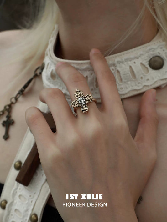 Stylish vintage cross ring by 1STXULIE, featuring unique skull detail for edgy fashion lovers