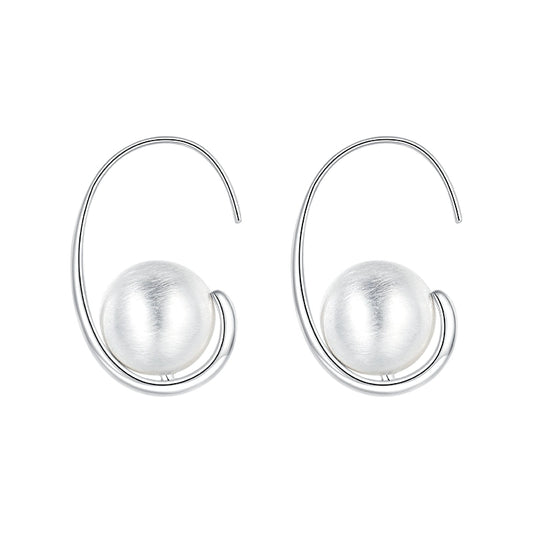 SUN HUNTER vintage orbital earrings with a sleek silver design and glossy pearl accents