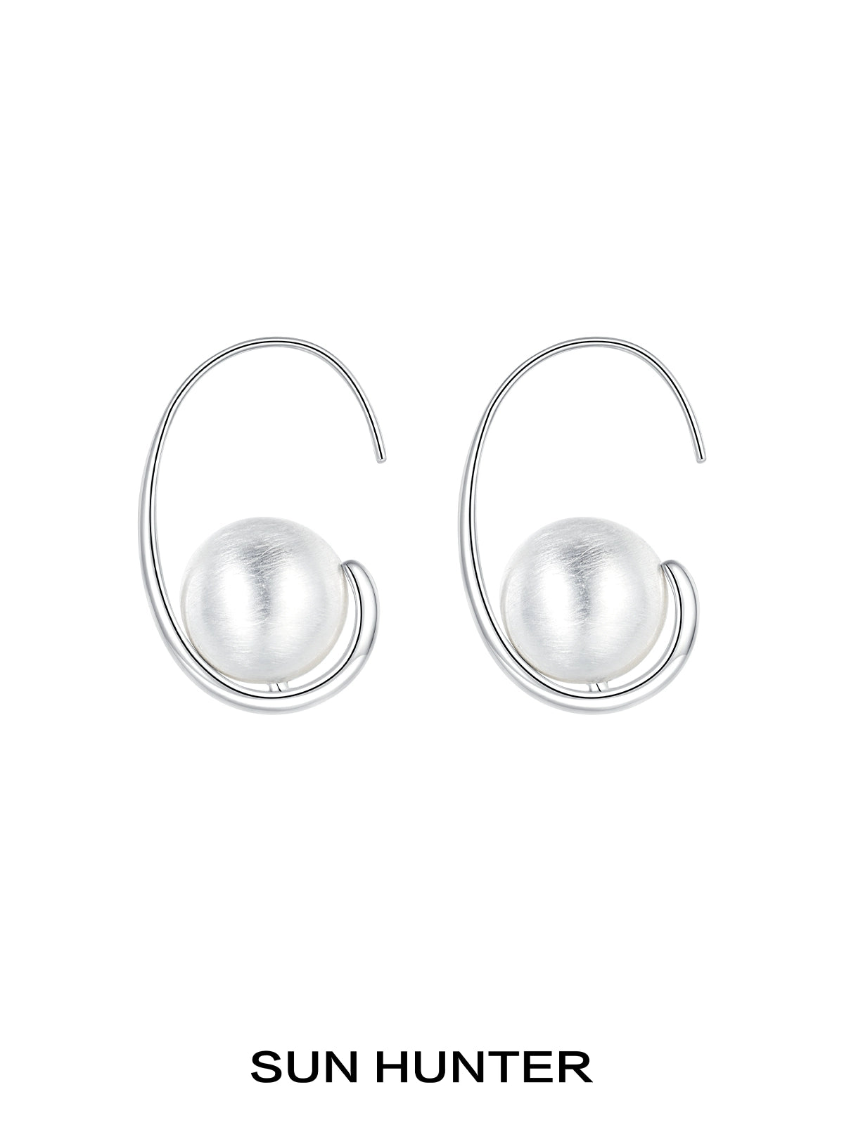 SUN HUNTER vintage orbital earrings featuring a unique design with a silver finish and lustrous pearl