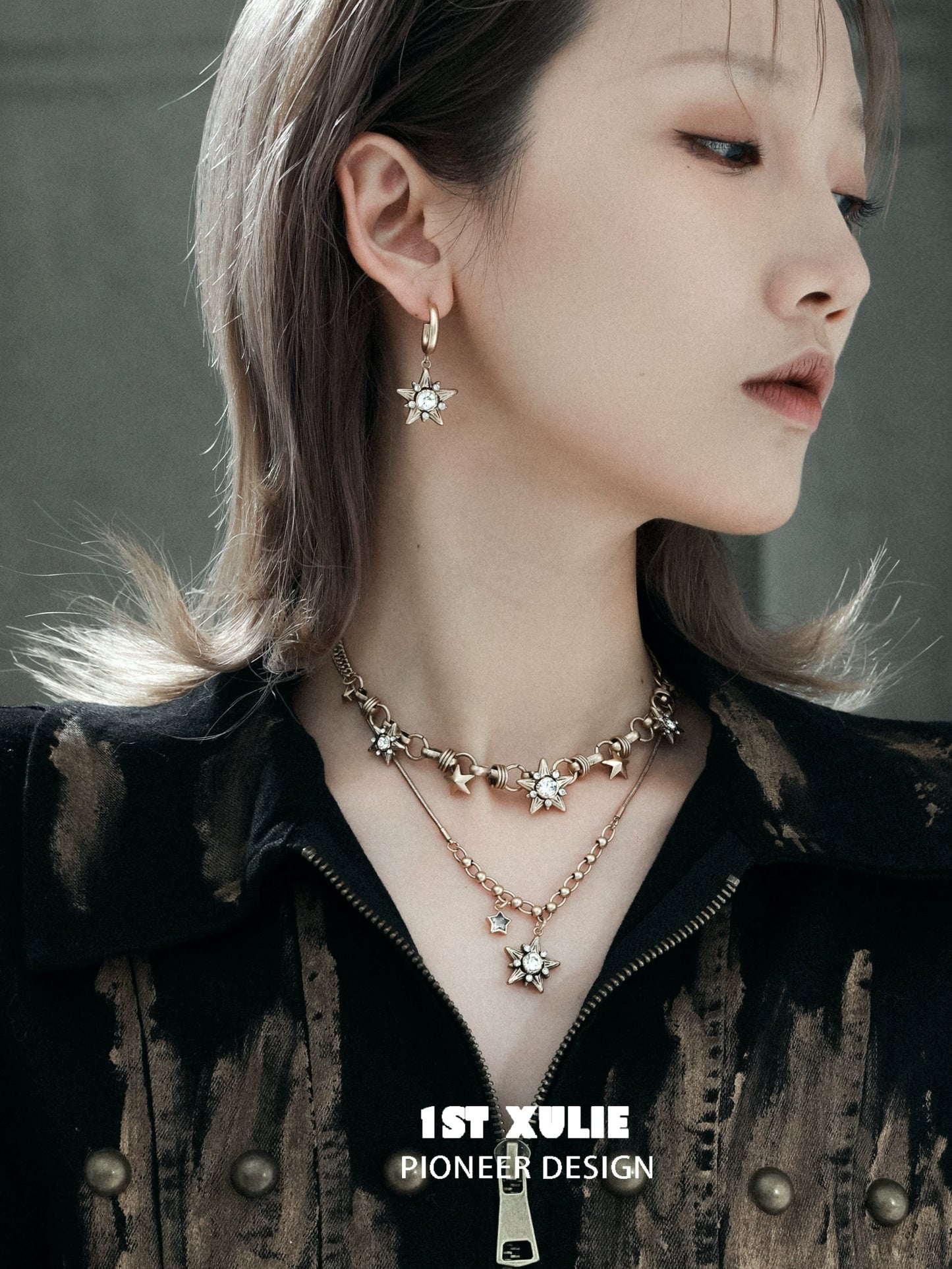 1ST XULIE Vintage Starlight Pendant Necklace with Delicate Flower Design and Gold Chain