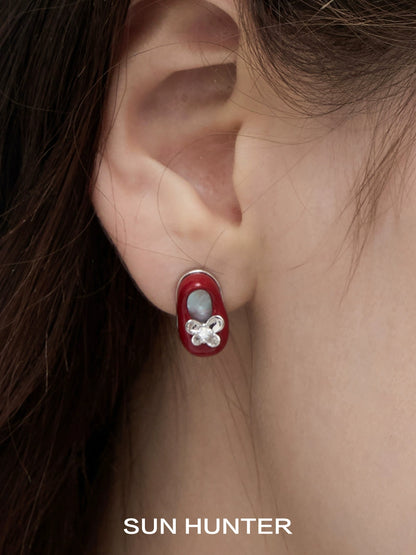 SUN HUNTER vintage walking shoe earrings featuring colorful design and elegant detailing